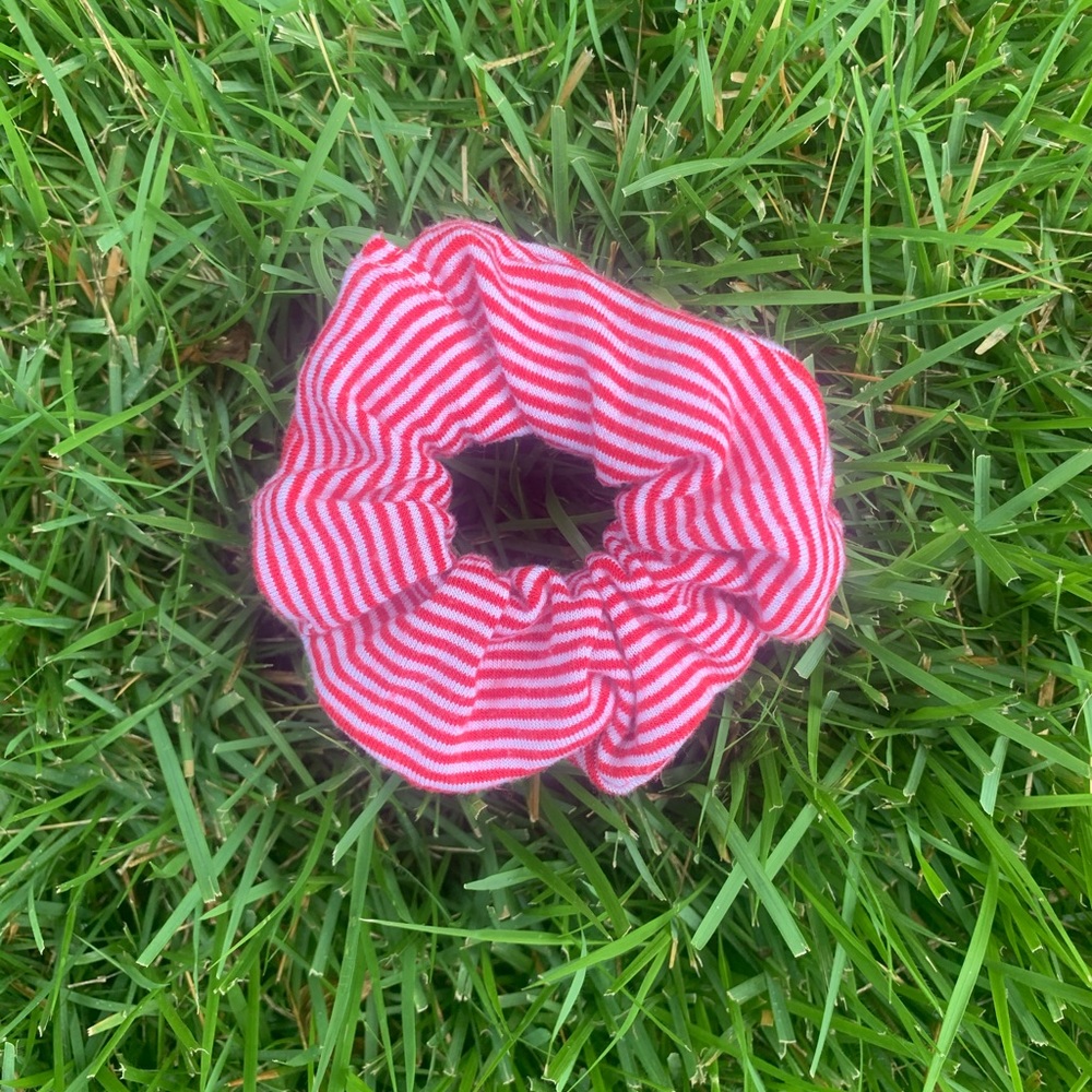 SCRUNCHIES - Picture 5 of 8
